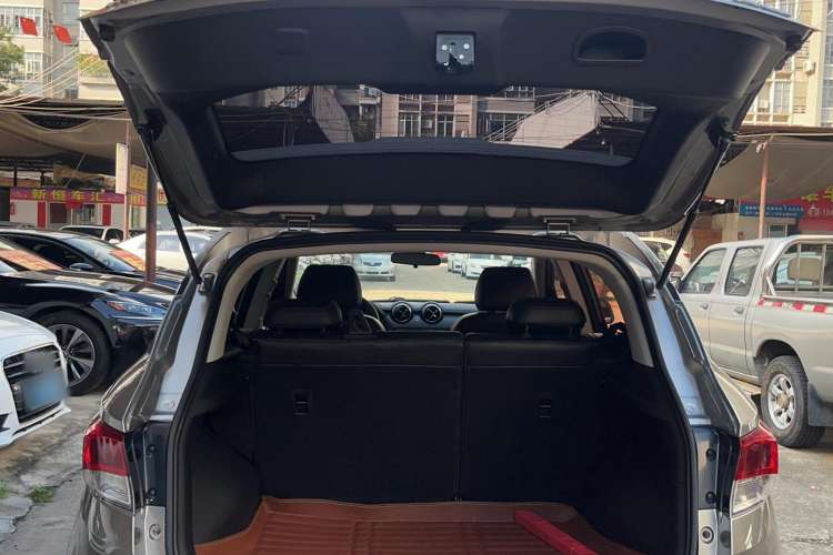 Used Soueast DX3 2016 1.5T CVT Flagship Model Trunk