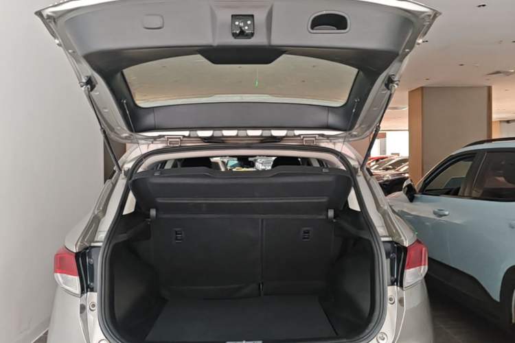 Used Soueast DX3 2016 1.5T CVT Luxury Model Trunk