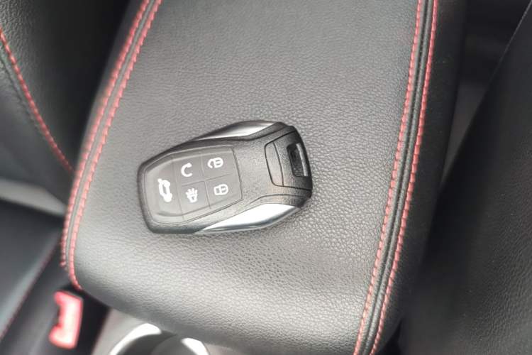 Used Soueast DX3 2016 1.5T CVT Flagship Model Vehicle Key