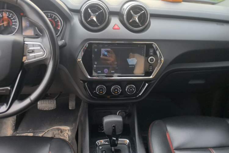 Used Soueast DX3 2016 1.5T CVT Flagship Model Audio And AC Panel