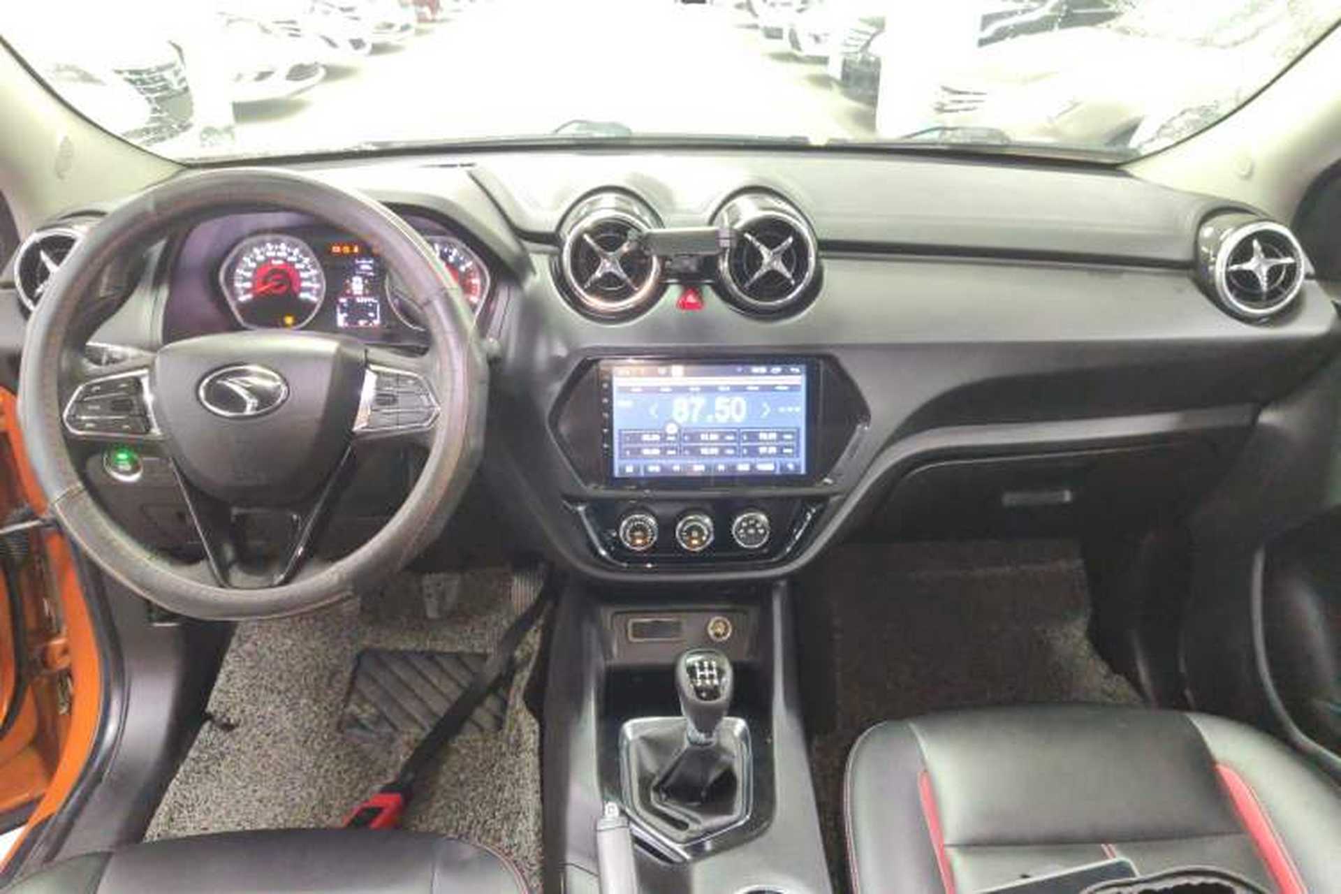 Used Soueast DX3 2016 1.5L Manual Luxury Edition Center Console