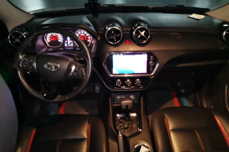 Used Soueast DX3 2016 1.5T CVT Prestige Edition Center Console