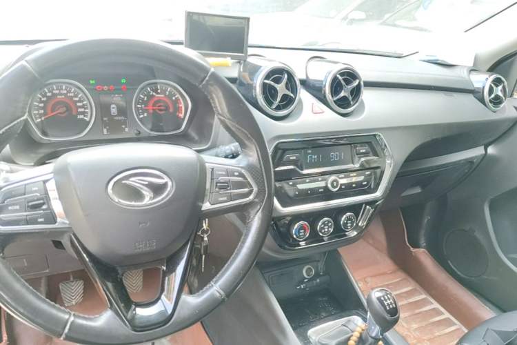 Used Soueast DX3 2016 1.5L Manual Luxury Model Center Console