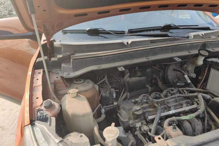 Used Soueast DX3 2016 1.5L Manual Flagship Version Engine Bay Right