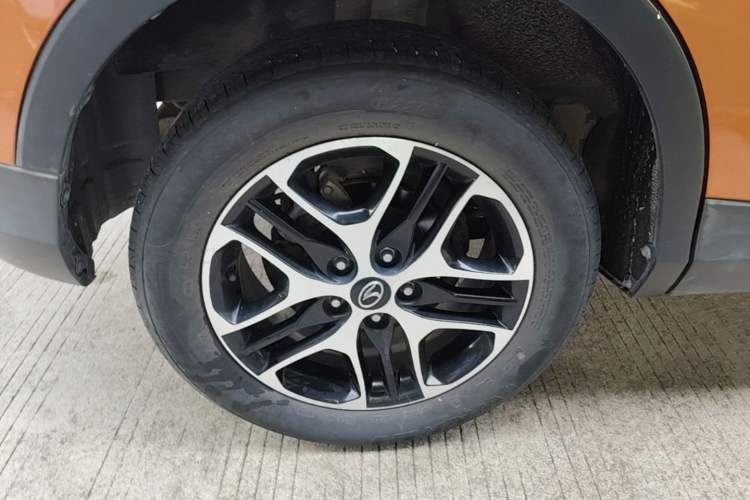 Used Soueast DX3 2016 1.5L Manual Luxury Model Exterior 5