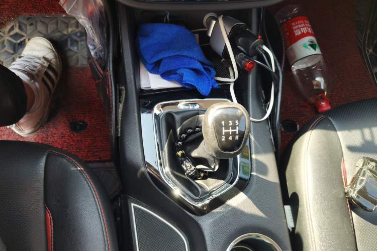 Used Soueast DX3 2016 1.5L Manual Flagship Version Gear Lever