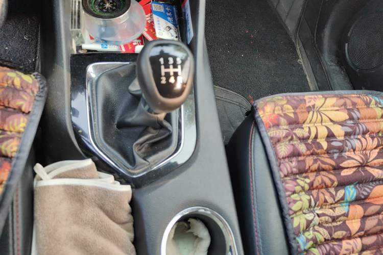 Used Soueast DX3 2016 1.5L Manual Flagship Version Gear Lever