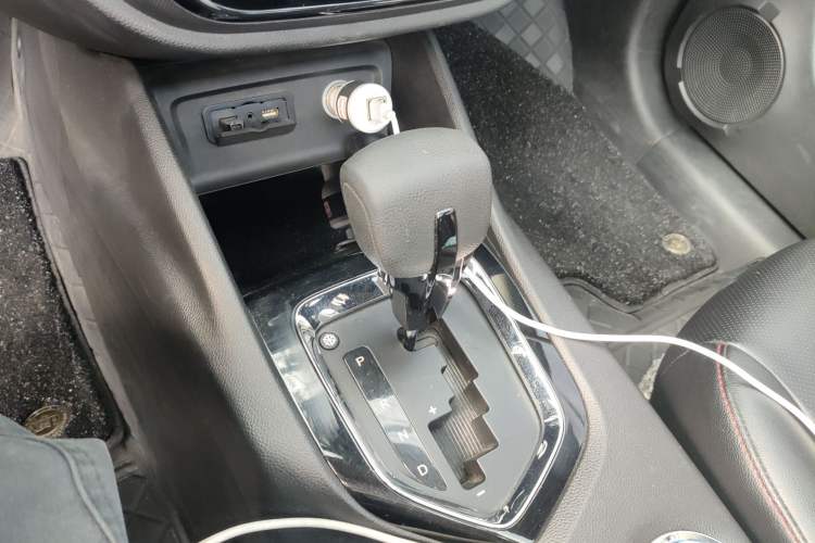 Used Soueast DX3 2016 1.5T CVT Flagship Model Gear Lever