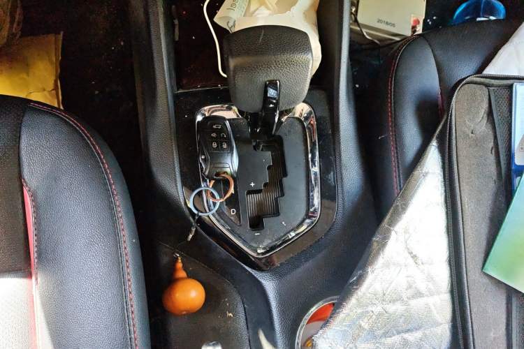 Used Soueast DX3 2016 1.5T CVT Flagship Model Gear Lever