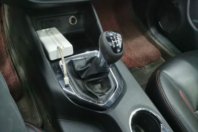 Used Soueast DX3 2016 1.5L Manual Luxury Edition Gear Lever