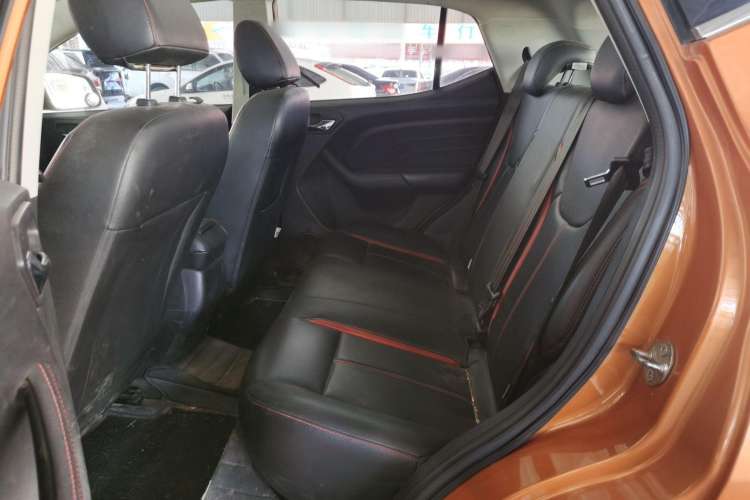 Used Soueast DX3 2016 1.5L Manual Flagship Version Interior 1