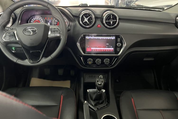 Used Soueast DX3 2016 1.5L Manual Luxury Edition Interior 1