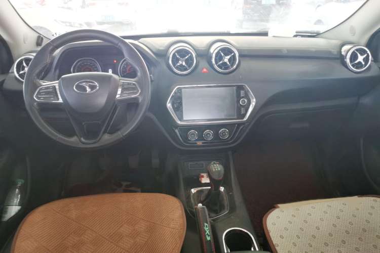 Used Soueast DX3 2016 1.5L Manual Flagship Version Interior 3