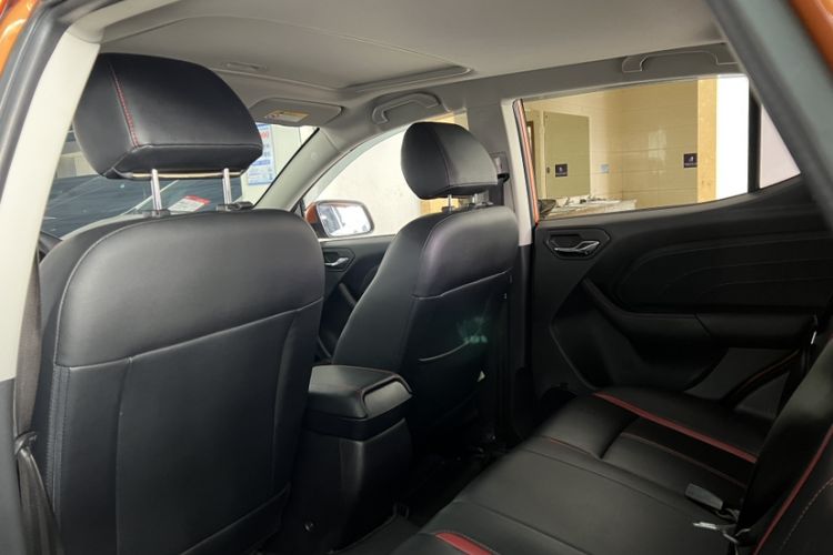 Used Soueast DX3 2016 1.5L Manual Luxury Edition Interior 3