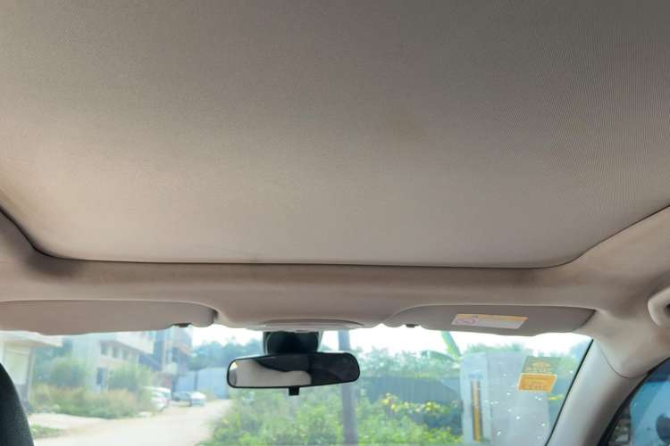 Used Soueast DX3 2016 1.5T CVT Flagship Model Interior 4