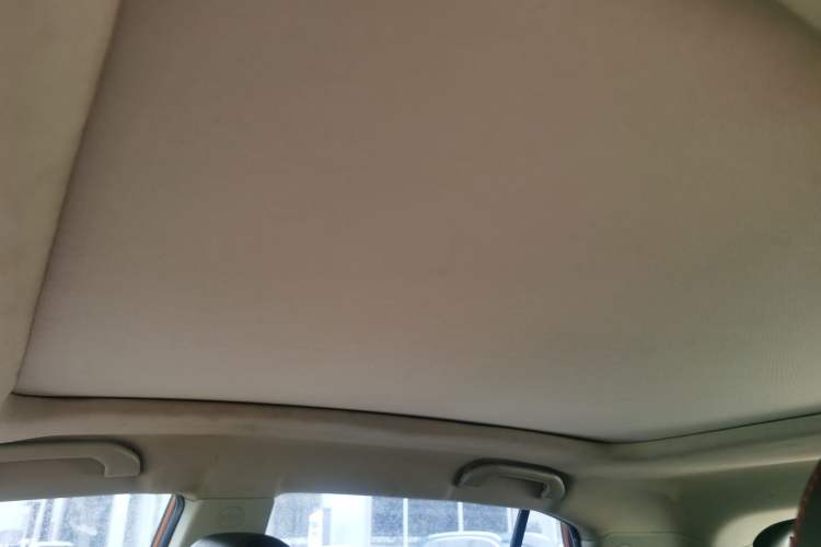 Used Soueast DX3 2016 1.5T CVT Flagship Model Interior 6