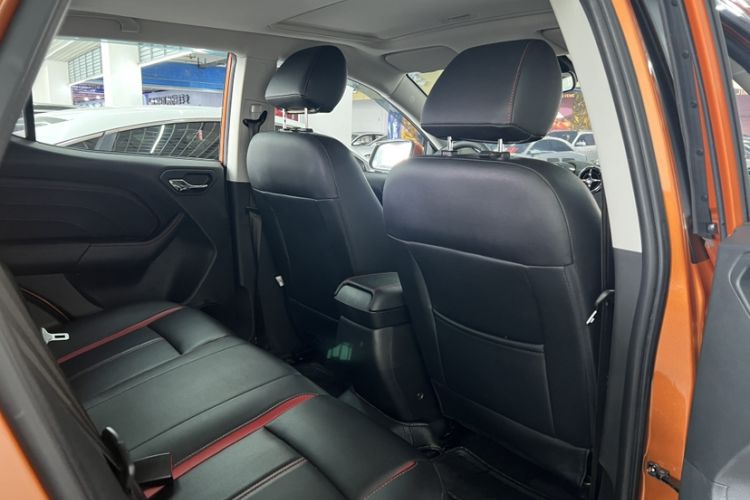 Used Soueast DX3 2016 1.5L Manual Luxury Edition Interior 6