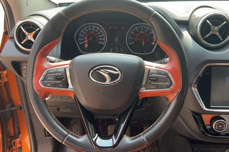 Used Soueast DX3 2016 1.5T CVT Flagship Model Interior 6