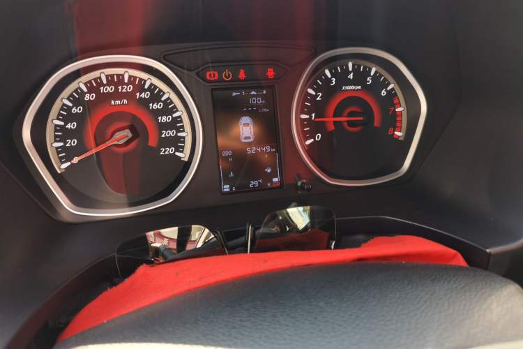 Used Soueast DX3 2016 1.5L Manual Flagship Version Odometer Close Up