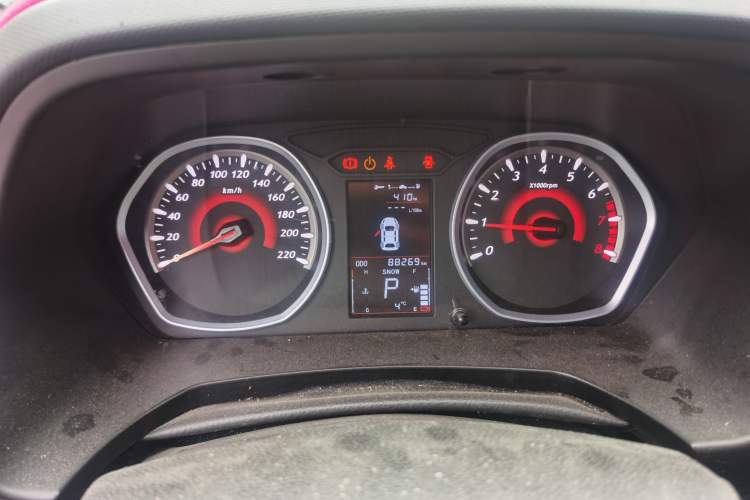 Used Soueast DX3 2016 1.5T CVT Jingcai Edition Odometer Close Up