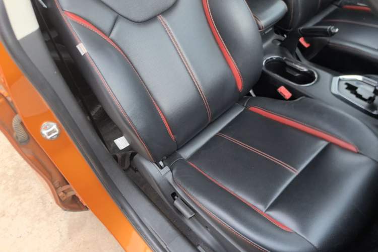 Used Soueast DX3 2016 1.5T CVT Flagship Model Right Front Seat