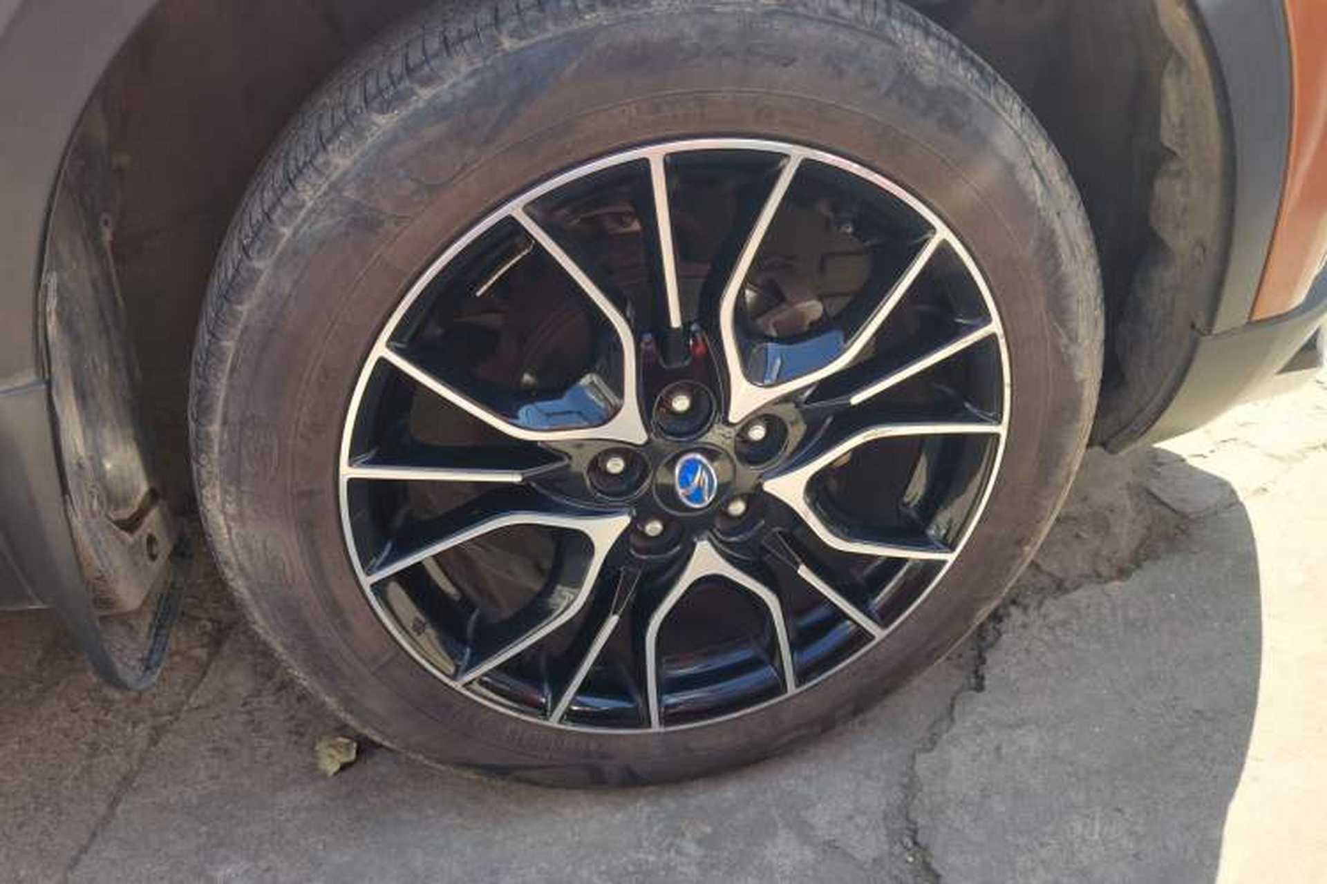 Used Soueast DX3 2016 1.5L Manual Flagship Version Right Front Wheel Hub