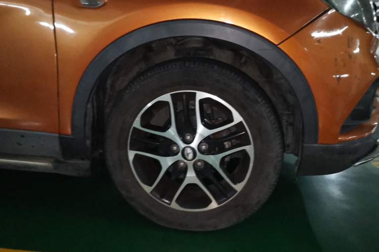 Used Soueast DX3 2016 1.5T CVT Prestige Edition Right Front Wheel Hub