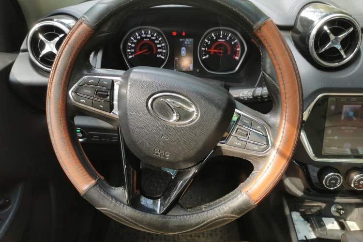 Used Soueast DX3 2016 1.5T CVT Flagship Model Steering Wheel