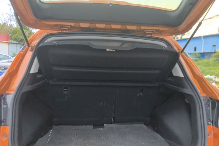 Used Soueast DX3 2016 1.5T CVT Flagship Model Trunk