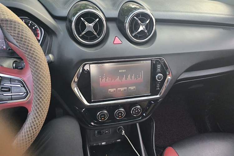 Used Soueast DX3 2016 1.5T SRG Manual Flagship Model Audio And AC Panel