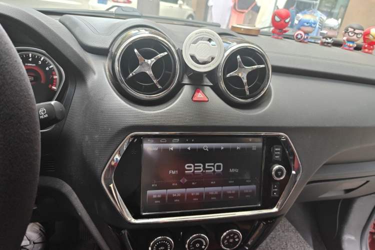 Used Soueast DX3 2016 1.5T SRG CVT Flagship Edition Audio And AC Panel