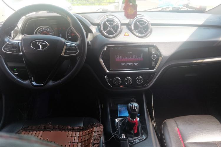 Used Soueast DX3 2016 1.5L Manual Luxury Edition Center Console