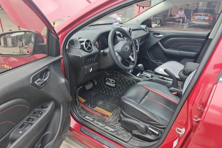 Used Soueast DX3 2016 1.5T CVT Flagship Model Driver Seat