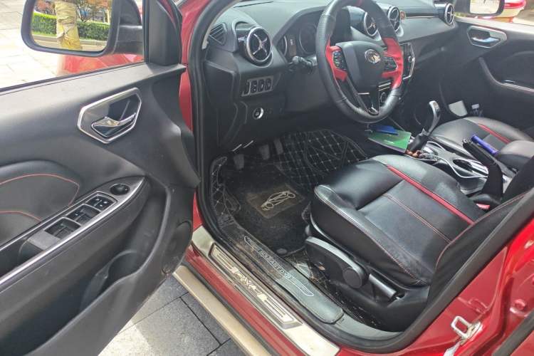 Used Soueast DX3 2016 1.5L Manual Flagship Version Driver Seat