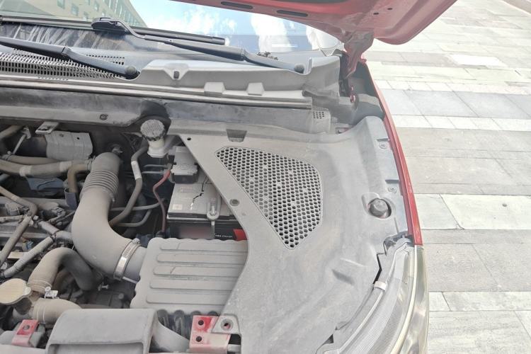 Used Soueast DX3 2016 1.5T SRG CVT Flagship Edition Engine Bay Left