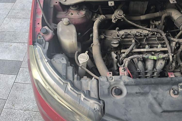 Used Soueast DX3 2016 1.5T SRG Manual Flagship Model Engine Bay Right