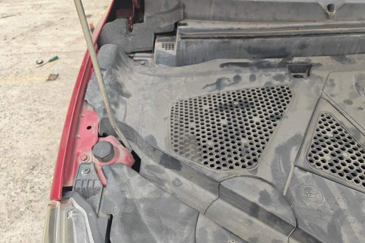 Used Soueast DX3 2016 1.5T CVT Flagship Model Engine Bay Right