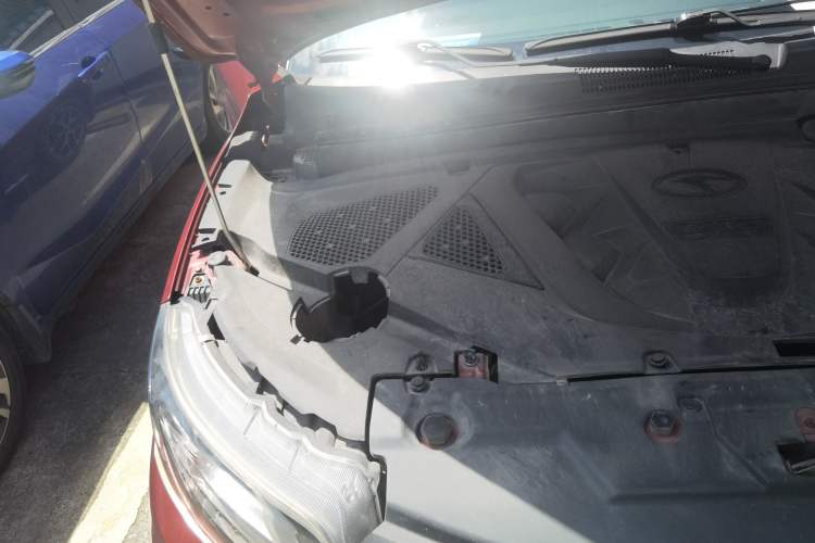 Used Soueast DX3 2016 1.5L Manual Luxury Edition Engine Bay Right