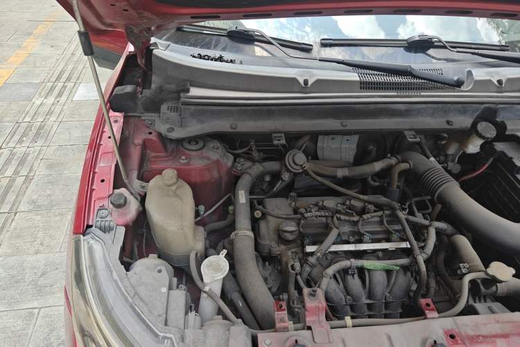 Used Soueast DX3 2016 1.5T SRG CVT Flagship Edition Engine Bay Right