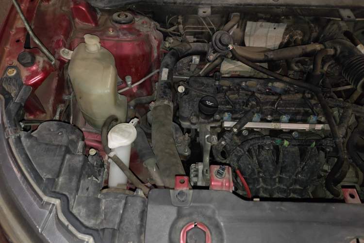 Used Soueast DX3 2016 1.5T CVT Flagship Model Engine Bay Right