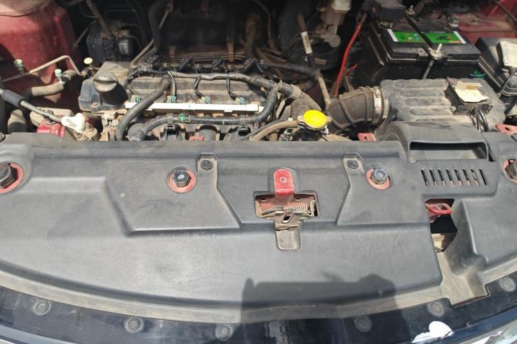 Used Soueast DX3 2016 1.5L Manual Flagship Version Engine Bay