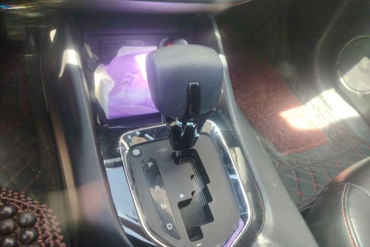 Used Soueast DX3 2016 1.5T CVT Prestige Edition Gear Lever