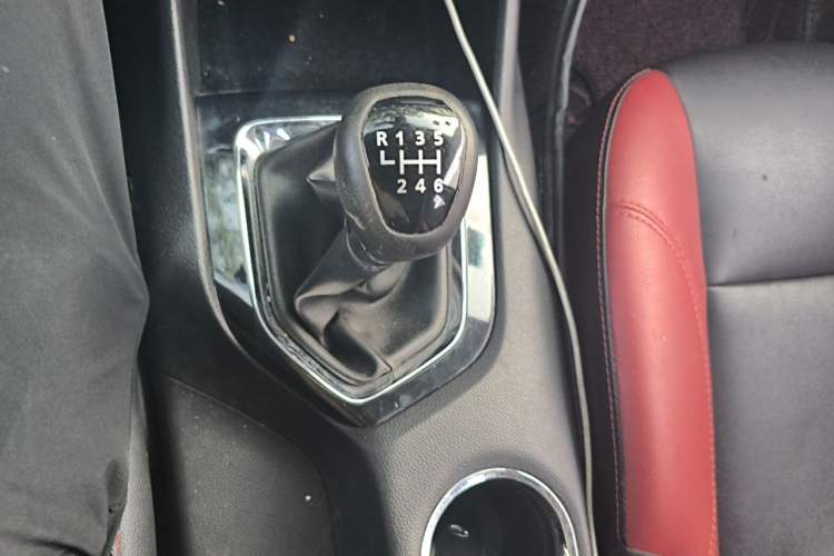 Used Soueast DX3 2016 1.5T SRG Manual Flagship Model Gear Lever