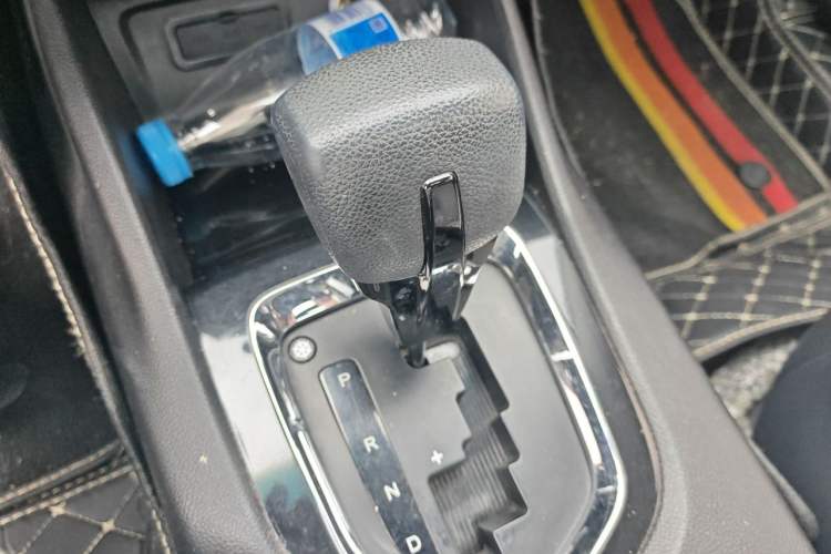 Used Soueast DX3 2016 1.5T CVT Flagship Model Gear Lever