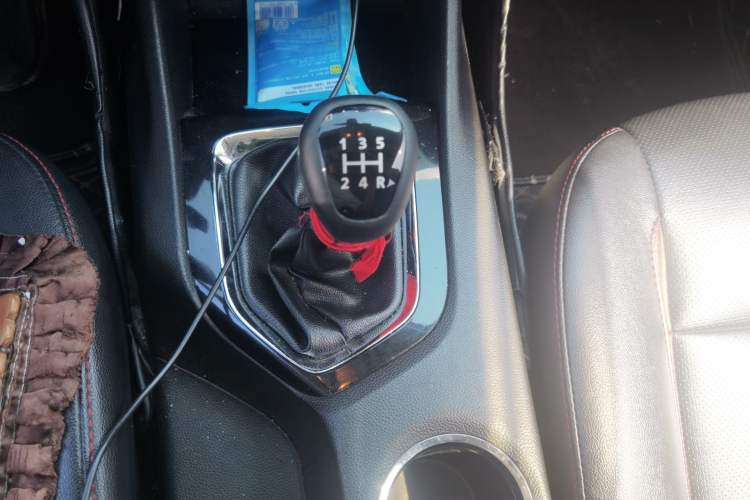 Used Soueast DX3 2016 1.5L Manual Luxury Edition Gear Lever
