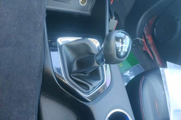 Used Soueast DX3 2016 1.5L Manual Luxury Edition Gear Lever