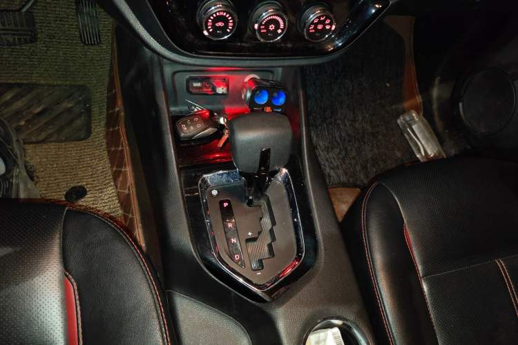 Used Soueast DX3 2016 1.5T CVT Flagship Model Gear Lever