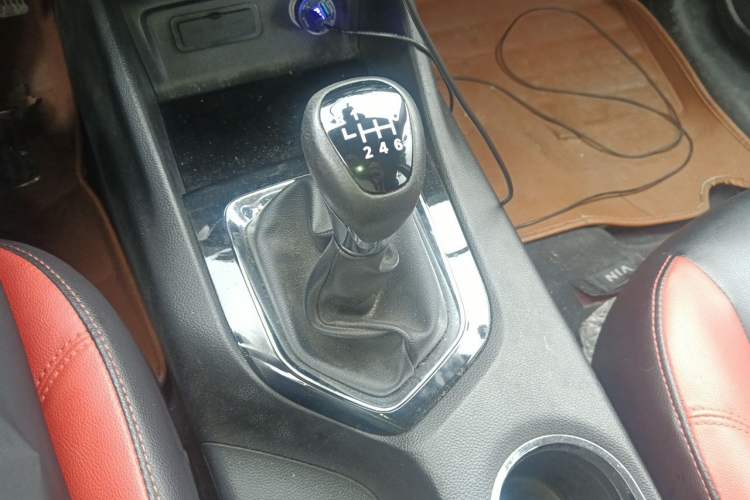 Used Soueast DX3 2016 1.5T SRG Manual Flagship Model Gear Lever