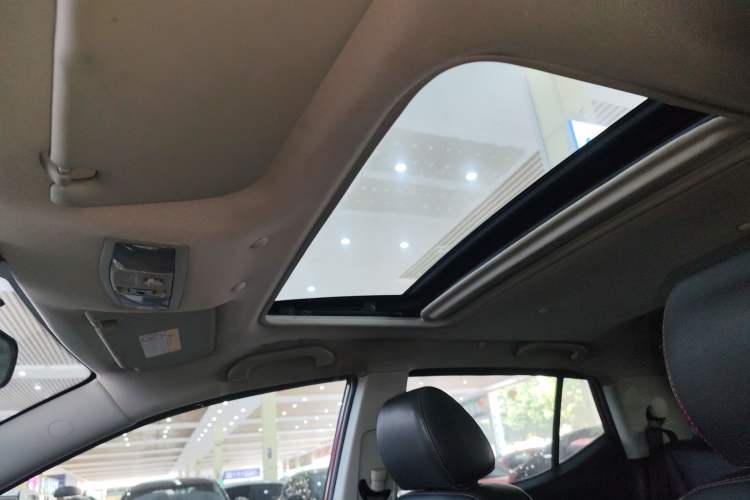 Used Soueast DX3 2016 1.5T CVT Prestige Edition Headliner