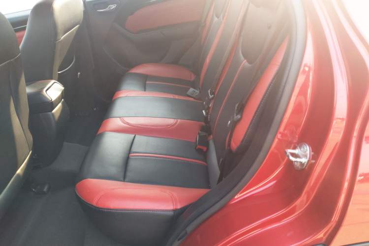 Used Soueast DX3 2016 1.5T SRG CVT Flagship Edition Interior 1